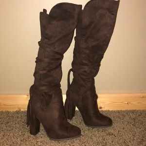 • suede boots •